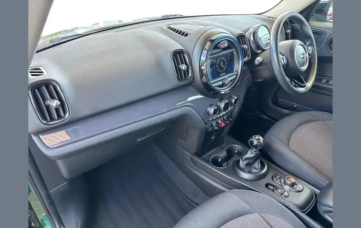 Used Mini Cooper Countryman Classic 134 HP (98 kW) 2020 Green SUV