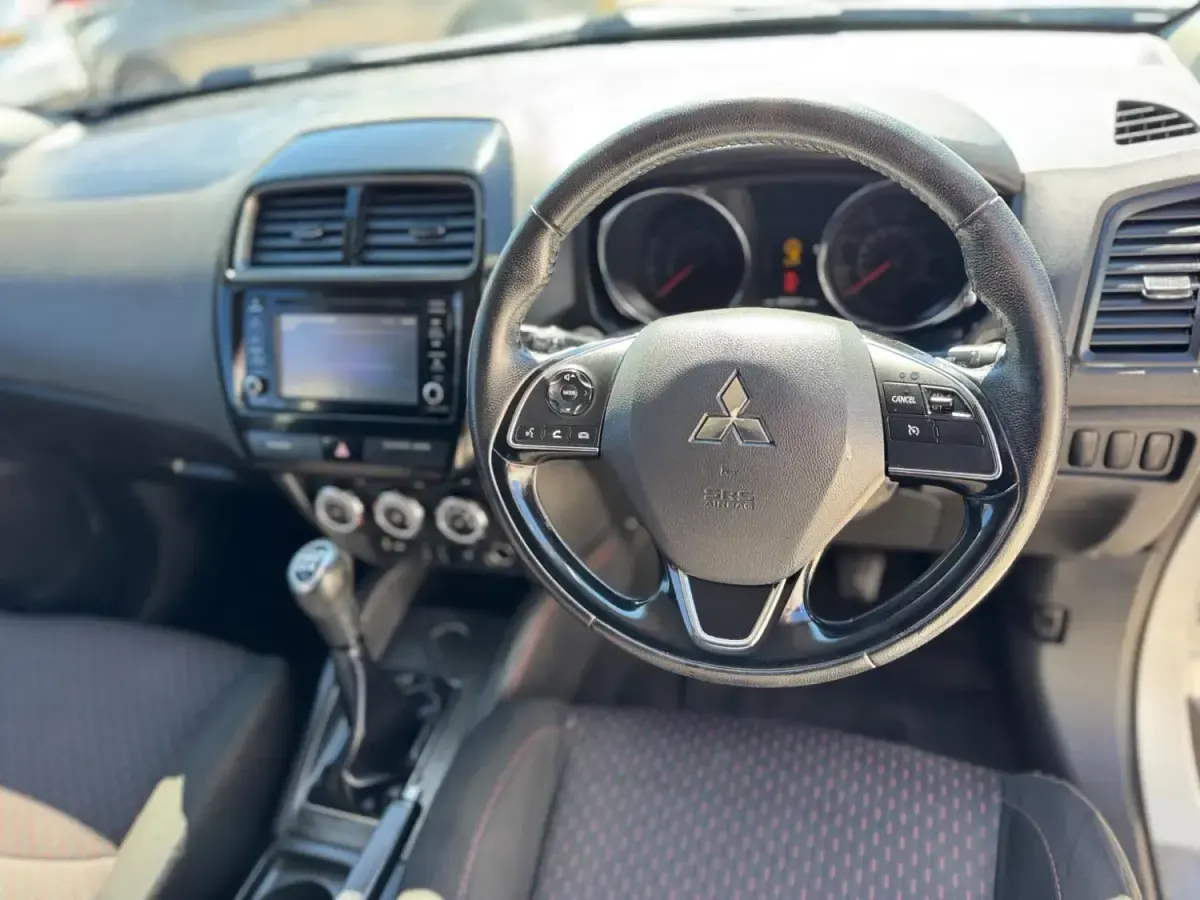 Używany Mitsubishi ASX 117 KM (86 kW) 2018 Biały SUV