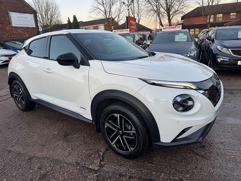 White Used 2024 Nissan Juke N-Connecta SUV | £18,990 (Fair price) - Image 1/4