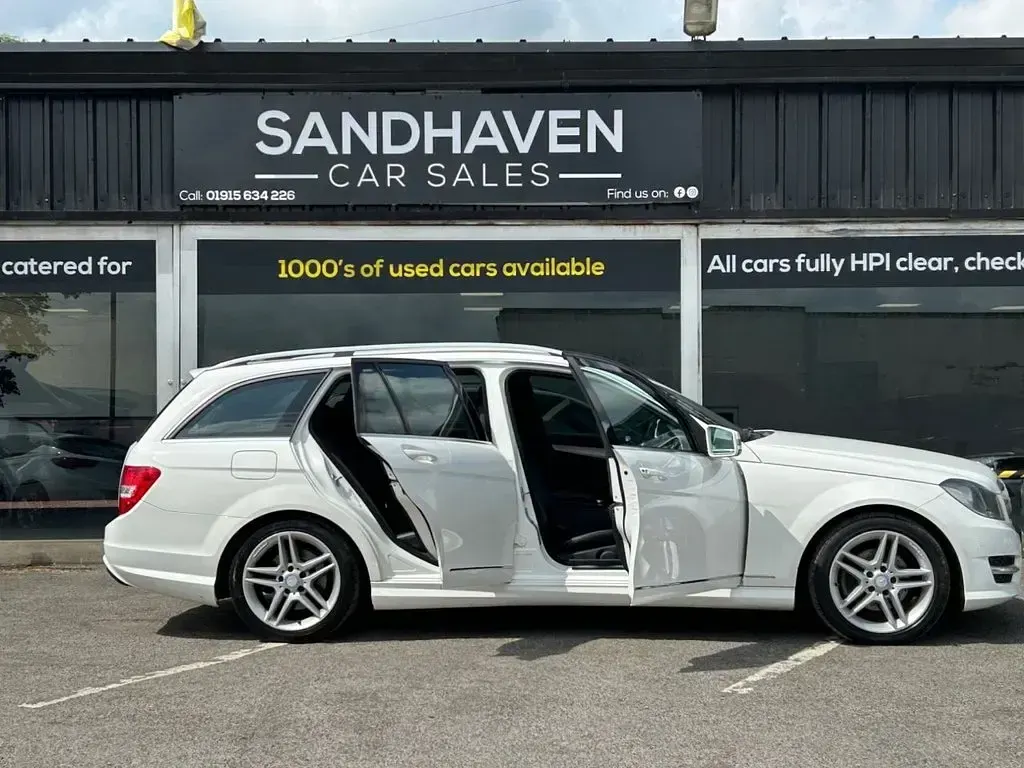 Used Mercedes C220 AMG 2013 White Estate