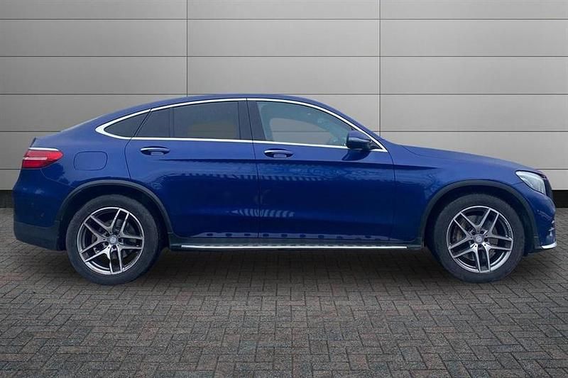 Used Mercedes GLC220 AMG Line Premium 170 HP (125 kW) 2016 Brilliant blue Coupe