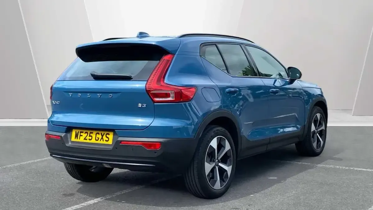 Used Volvo XC40 Plus 163 HP (119 kW) 2025 Blue SUV
