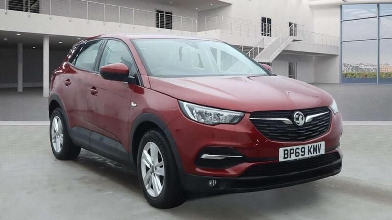 Used Vauxhall Grandland X S 130 HP (95 kW) 2020 Red SUV