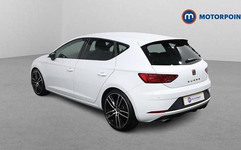 Used Seat Leon CUPRA 290 HP (213 kW) 2020 White Hatchback