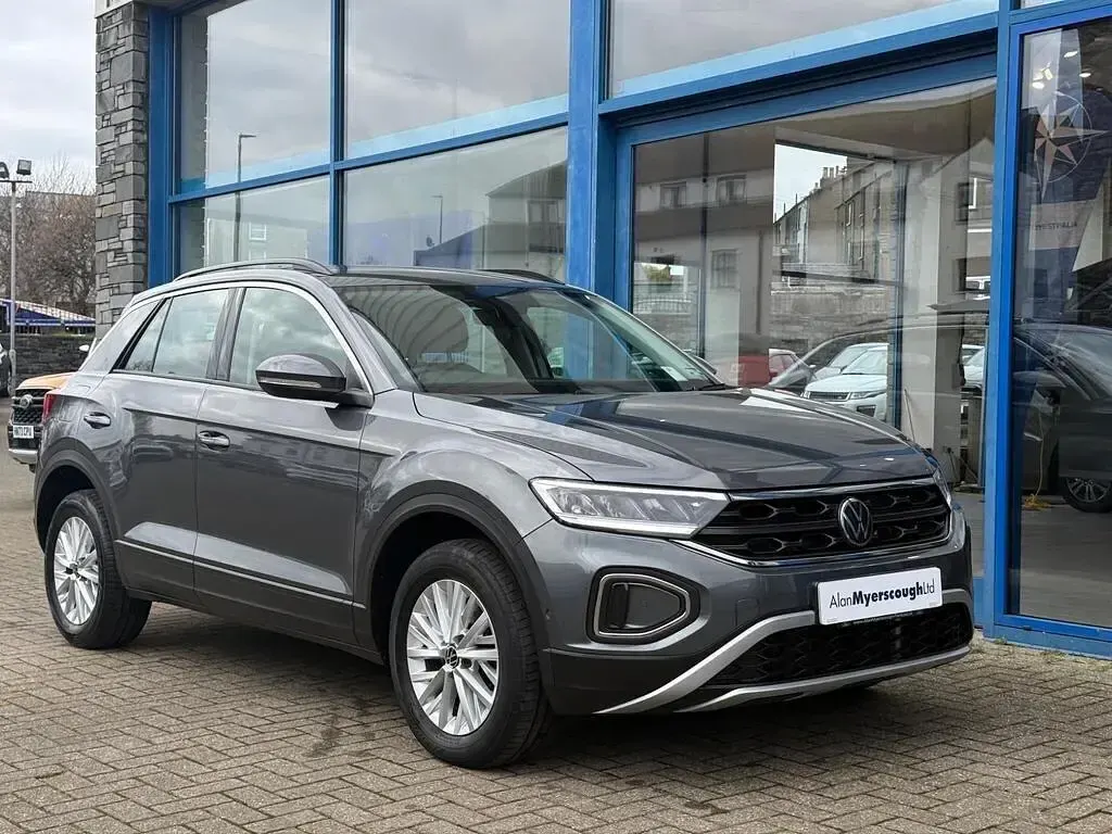 Używany VW T-Roc Life 150 KM (110 kW) 2022 Szary SUV