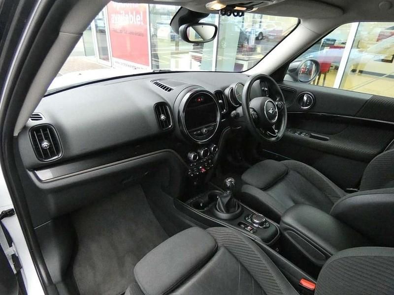Used Mini Cooper Countryman 134 HP (98 kW) 2018 White SUV