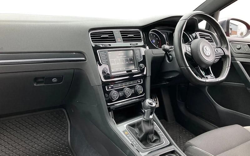 Used VW Golf VII R 300 HP (220 kW) 2016 Red Hatchback