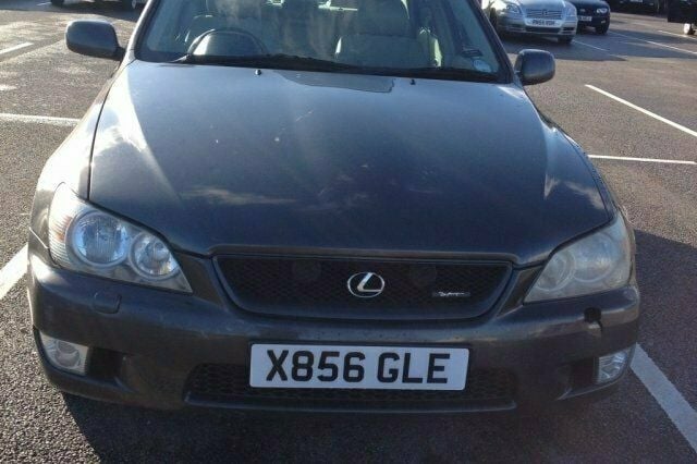 Used Lexus IS200 153 HP (112 kW) 2000 Sedan