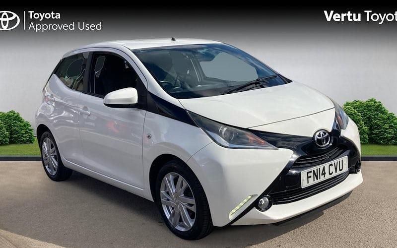 Used 2016 Toyota Aygo x-press Hatchback | £6,990 (Fair price) - Image 1/4