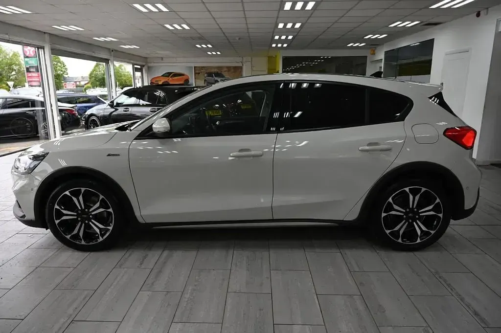 Used Ford Focus Active X 150 HP (110 kW) 2019 White Hatchback