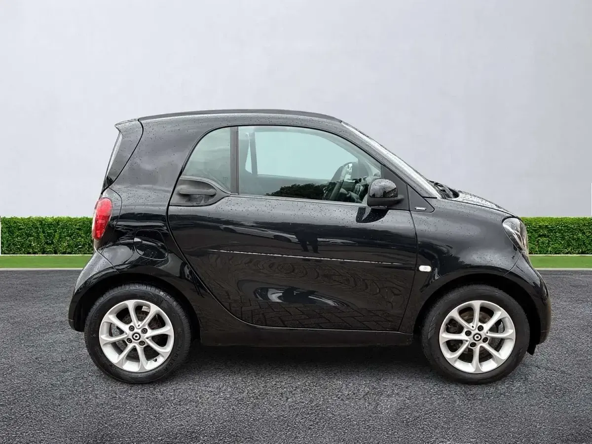 Used Smart ForTwo Coupé Passion 71 HP (52 kW) 2017 Black Coupe