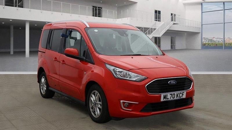 Used Ford Tourneo Connect Titanium 120 HP (88 kW) 2020 Red MPV
