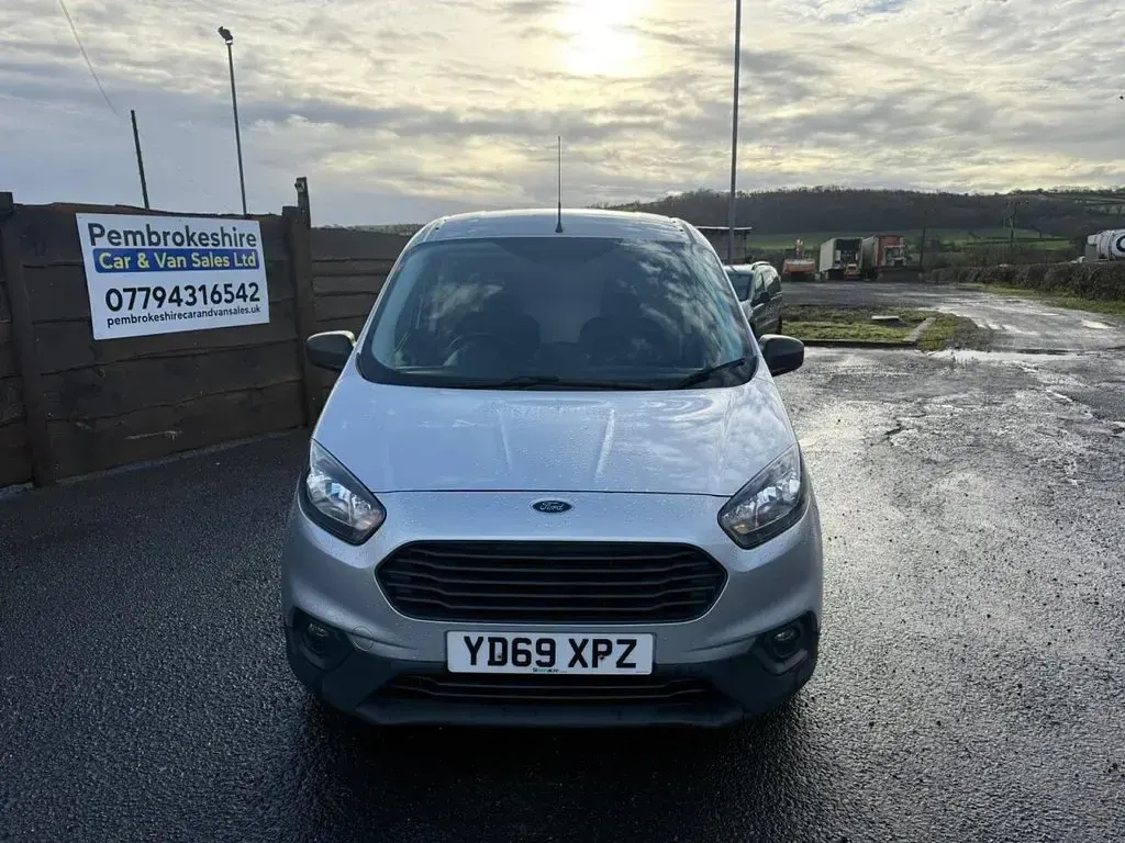Used Ford Transit Trend 100 HP (73 kW) 2019 Silver Van