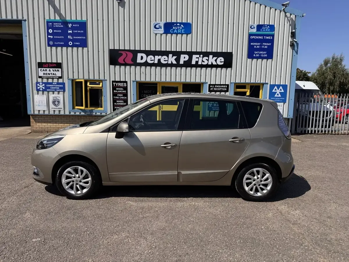 Used Renault Scénic III Dynamique 110 HP (80 kW) 2013 Beige MPV