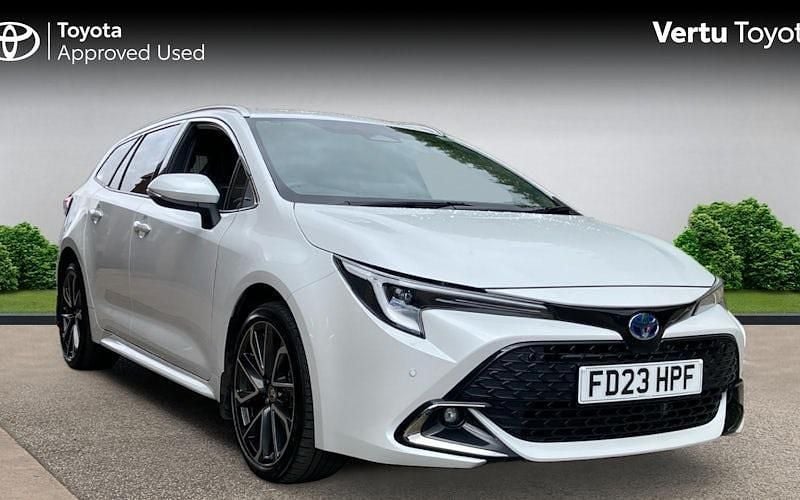 Used 2025 Toyota Corolla Estate | £24,602 (Fair price) - Image 1/4