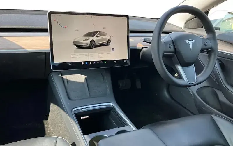Used Tesla Model 3 Long Range AWD 258 kW (351 HP) 2022 White Sedan