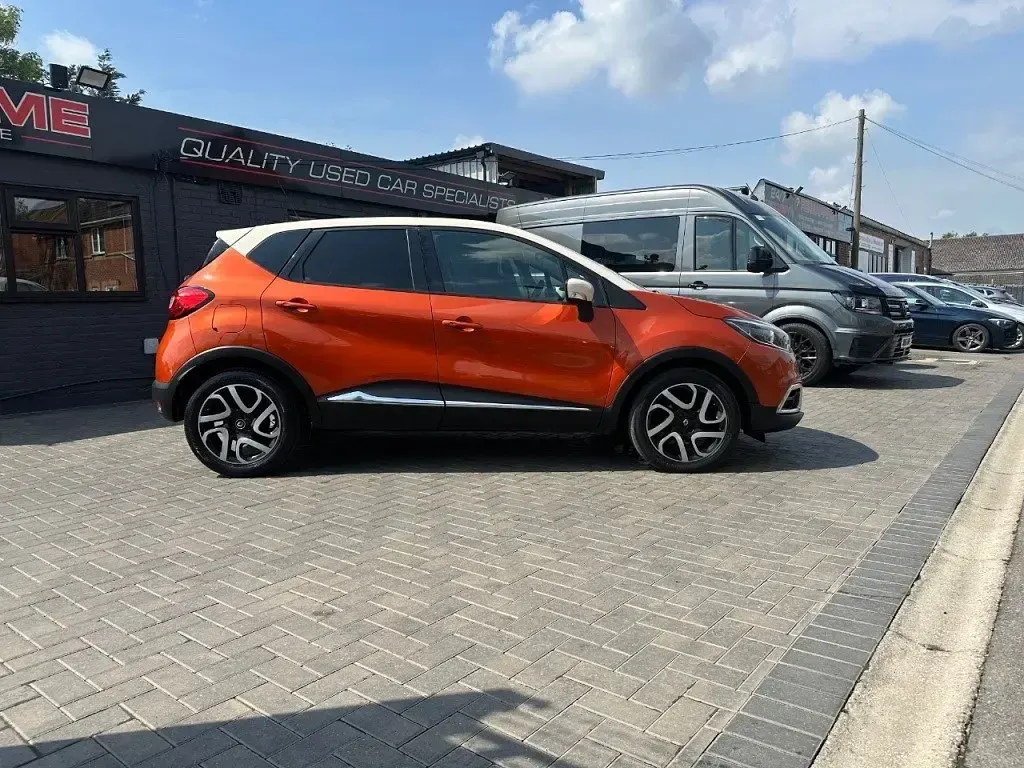 Second-hand Renault Captur Dynamique 90 CP (66 kW) 2015 Portocaliu SUV