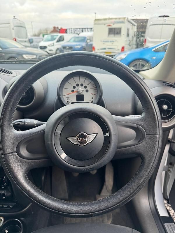 Used Mini One Countryman 97 HP (71 kW) 2012 White SUV