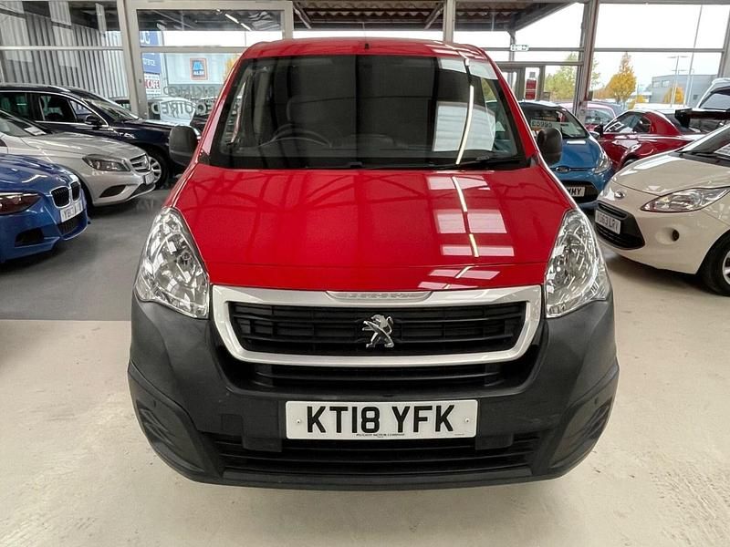 Used Peugeot Partner S 2018 Red MPV