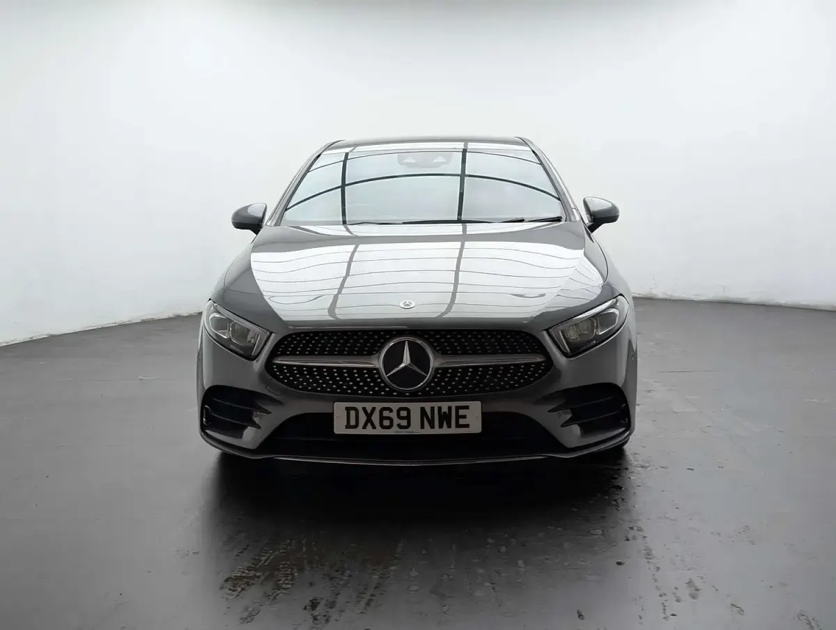 Używany Mercedes A200 AMG Line Premium 2019 Szary Hatchback