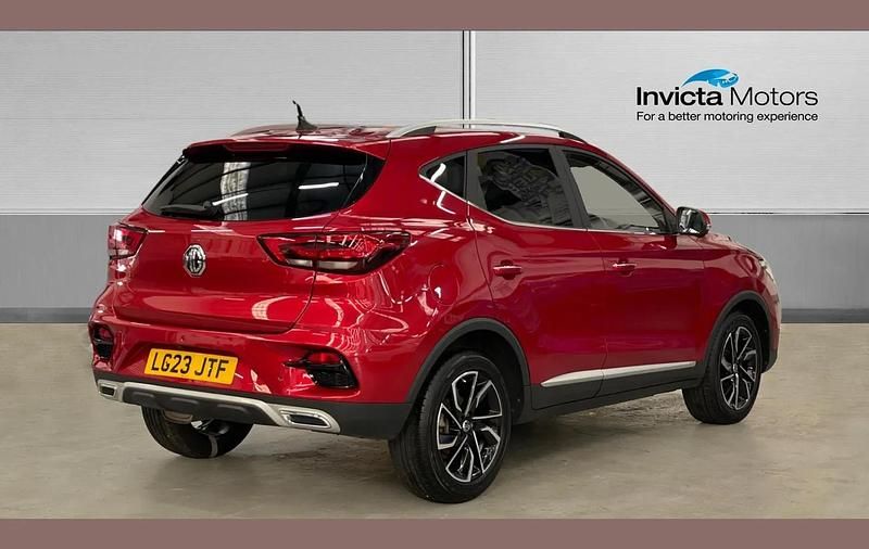 Used MG ZS Exclusive 105 HP (77 kW) 2023 Red Sedan