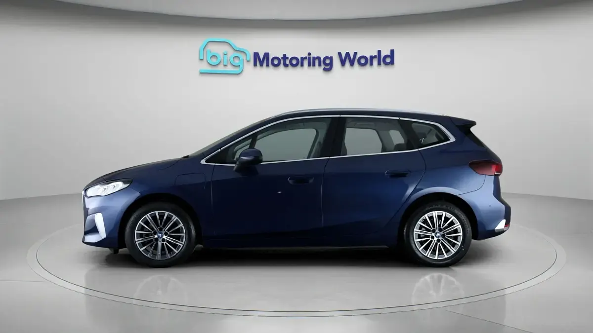 Used BMW 225 Active Tourer Luxury Line 241 HP (177 kW) 2023 MPV