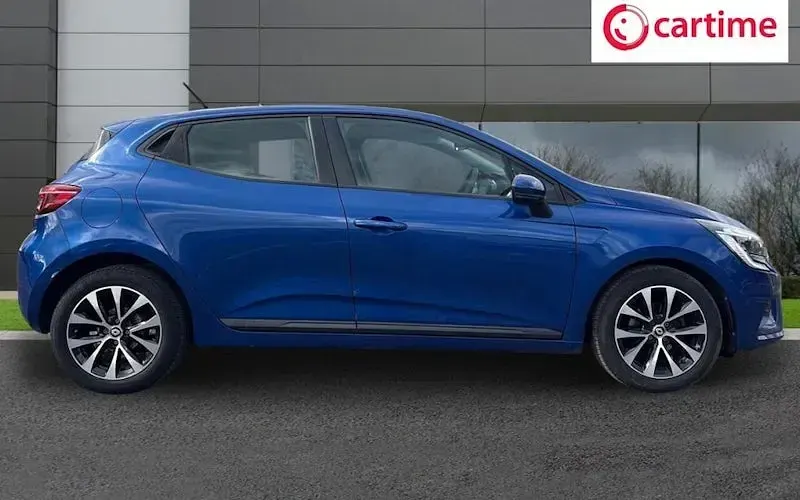 Used Renault Clio Iconic 90 HP (66 kW) 2021 Blue Hatchback