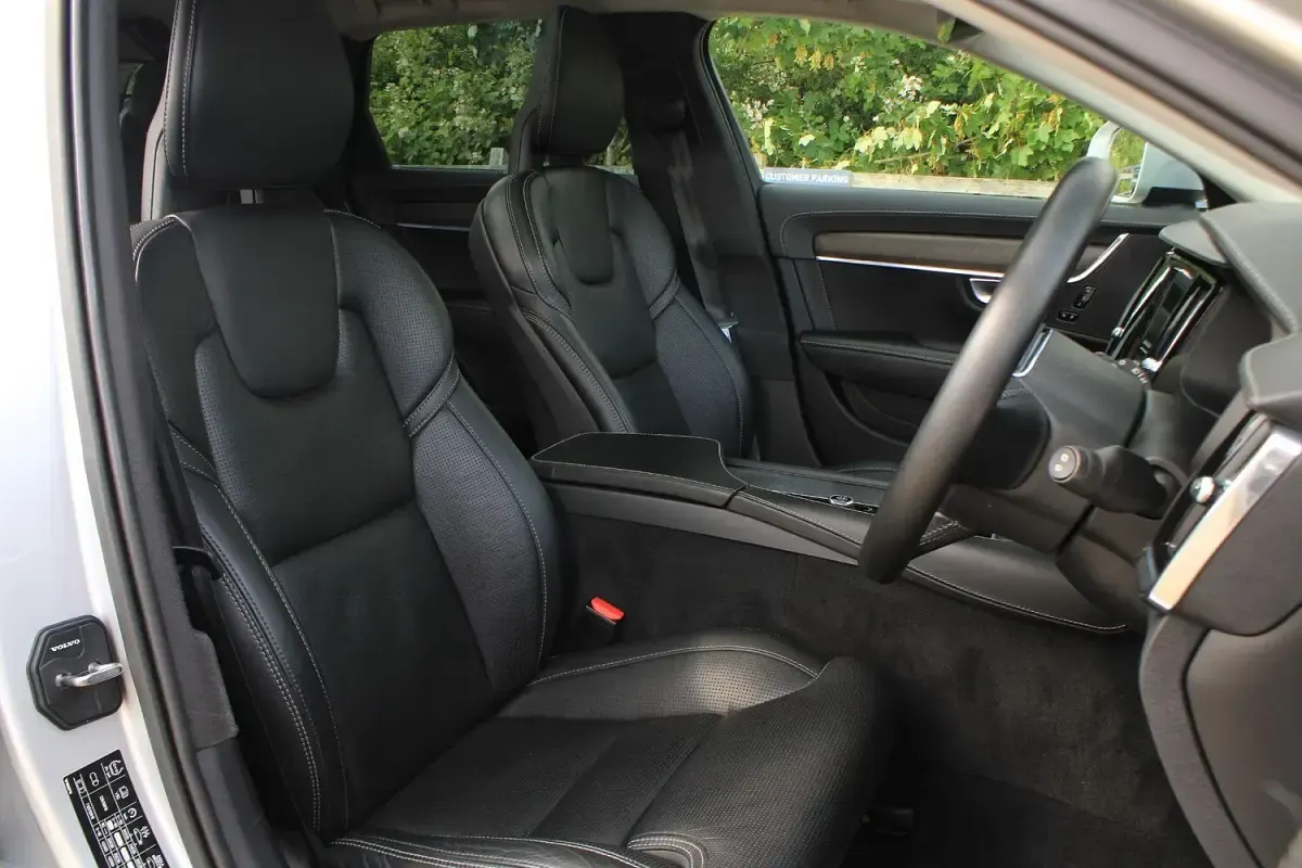 Used Volvo V90 CC Pro 2017 Silver Estate