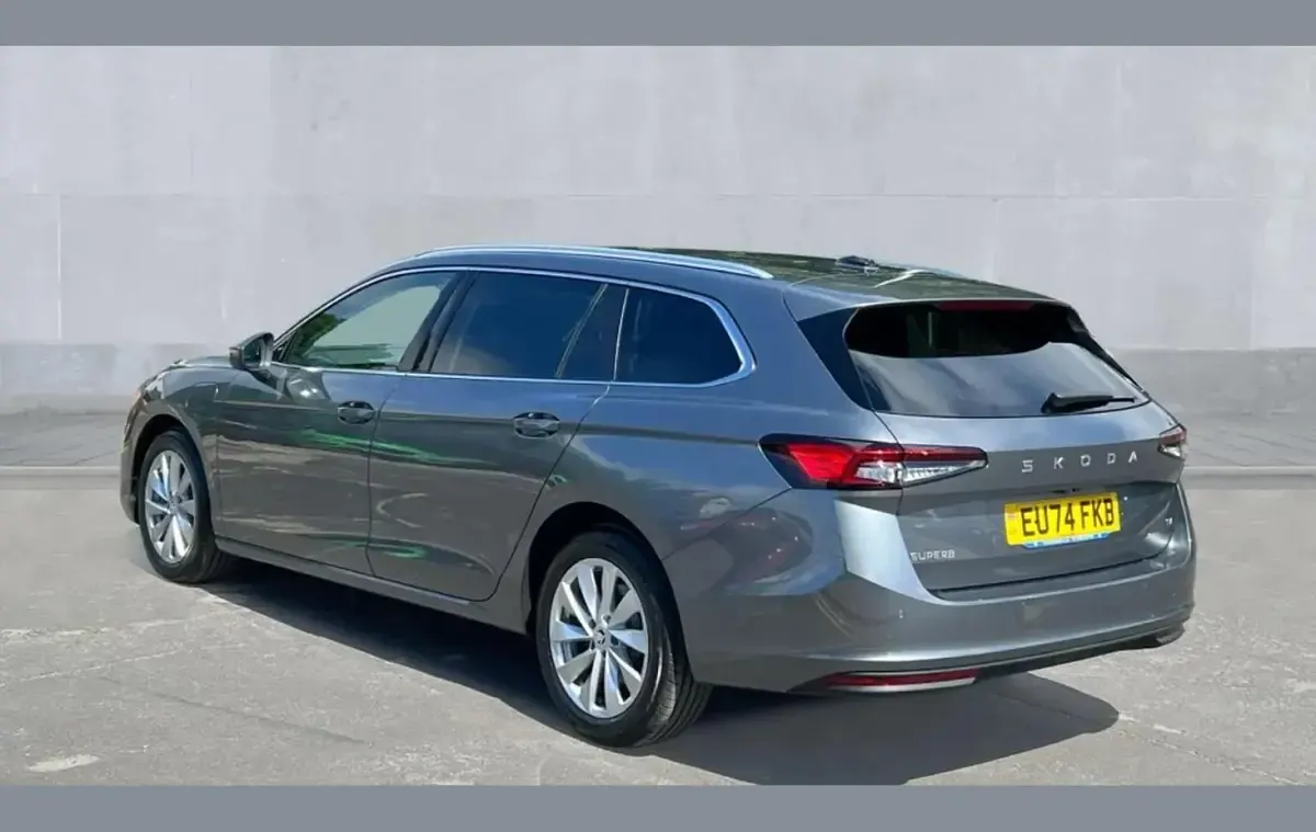 Used Skoda Superb SE Technology 200 HP (147 kW) 2024 Grey Estate