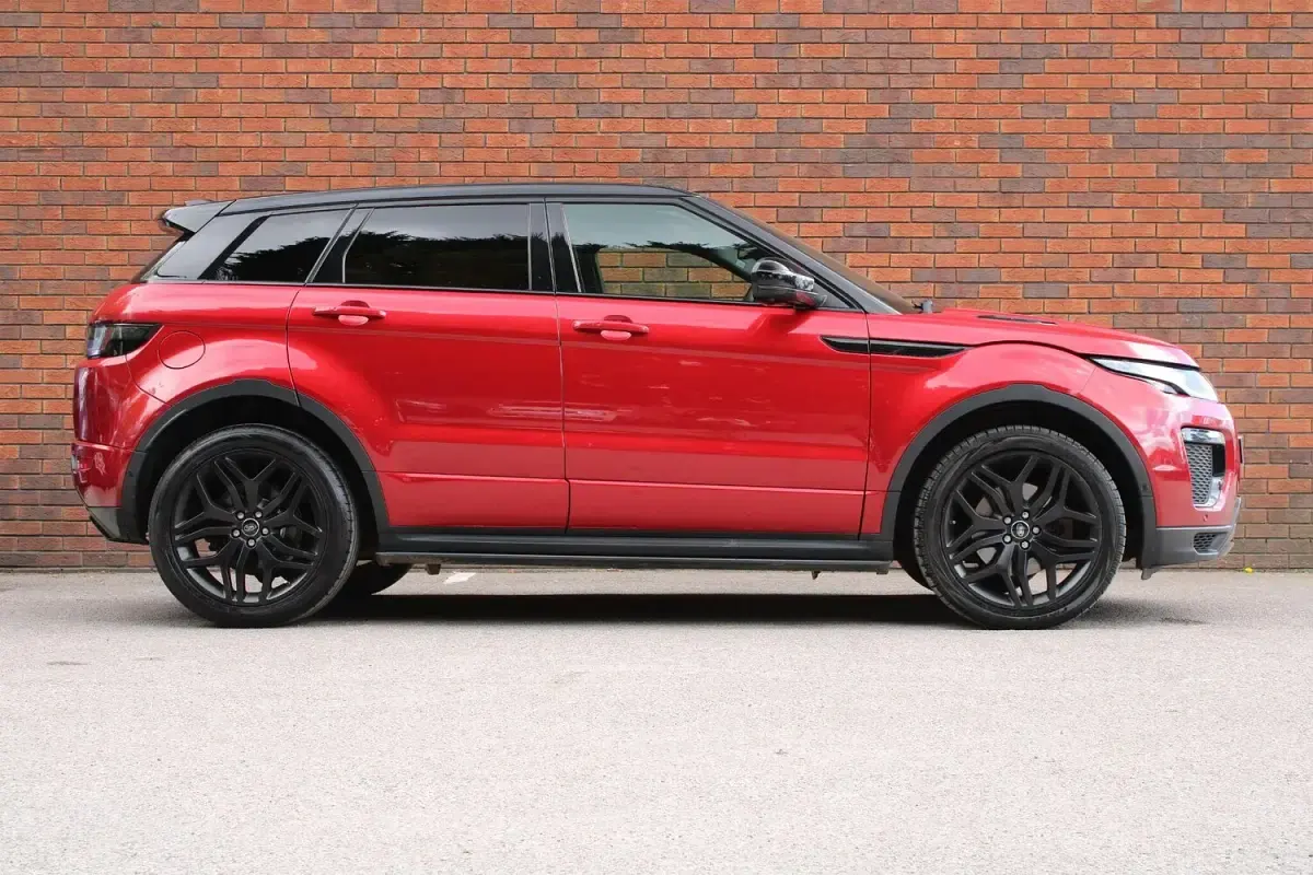 Used Land Rover Range Rover evoque HSE Dynamic 2018 Red Estate