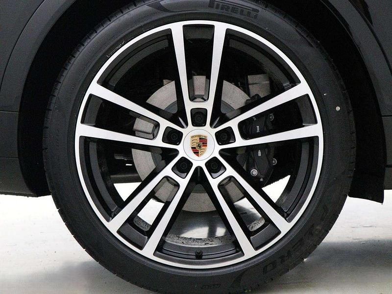 Used Porsche Cayenne 464 HP (341 kW) 2025 Black SUV