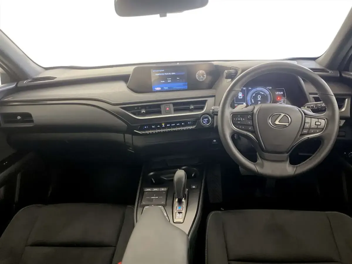 Second-hand Lexus UX 300e 150 kW (204 CP) 2023 Negru SUV