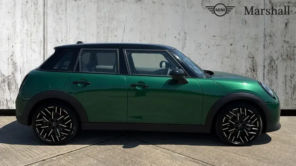 Used Mini Cooper Exclusive 114 kW (156 HP) 2026 British racing green iv Hatchback