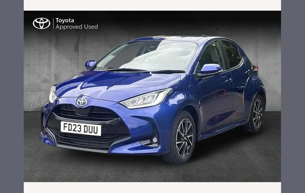 Second-hand Toyota Yaris Hybrid Design 116 CP (85 kW) 2023 Albastru Hatchback