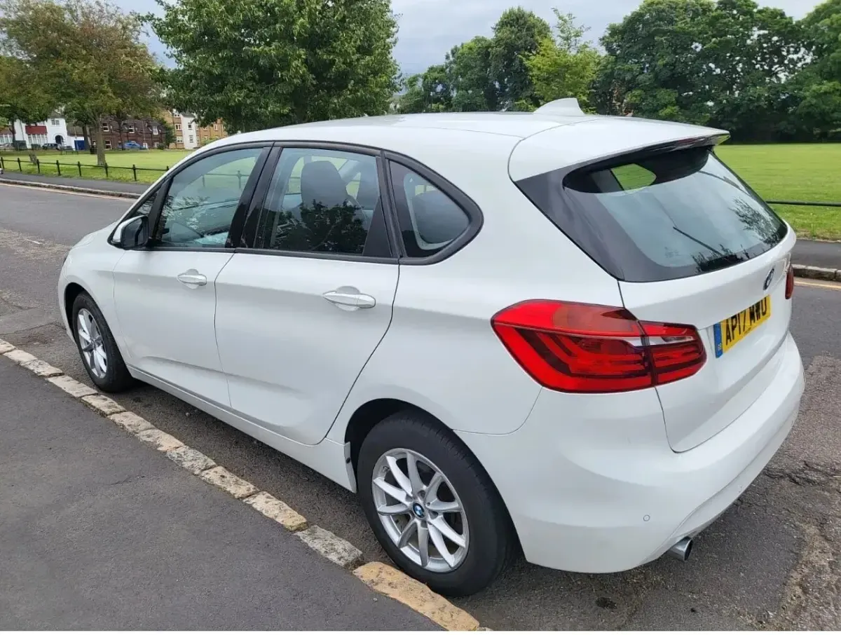 Used BMW 218 Comfort Edition 2017 White Hatchback