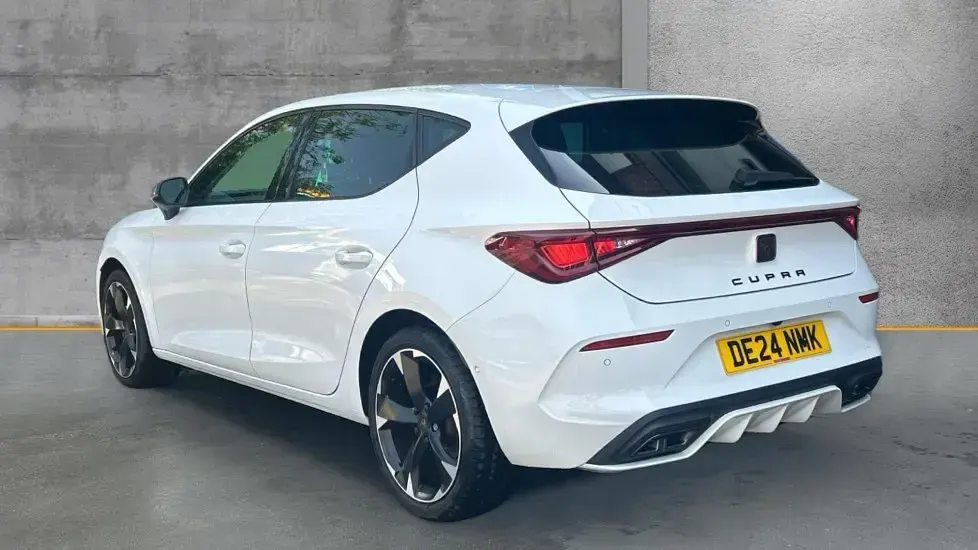 Used Cupra Leon 150 HP (110 kW) 2024 White Hatchback