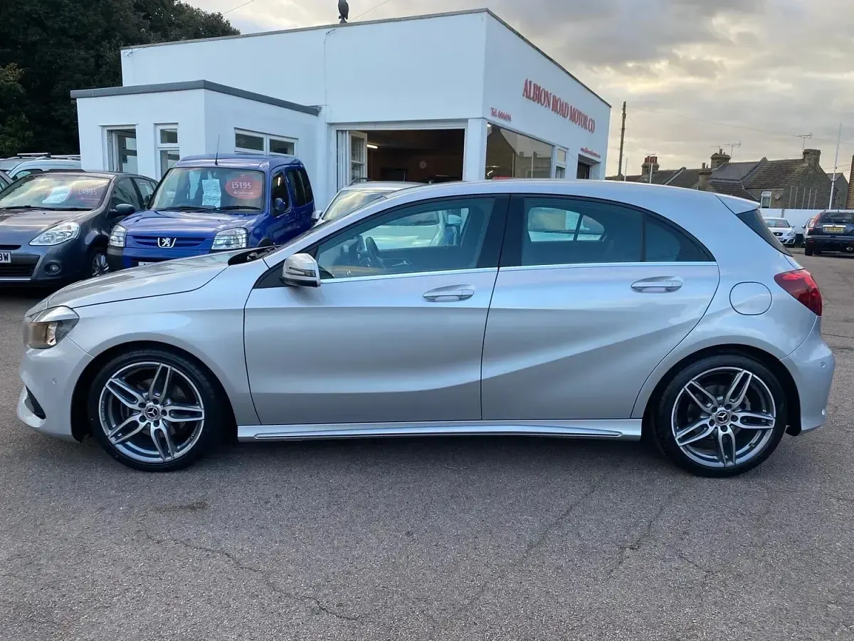 Used Mercedes A160 Executive 102 HP (75 kW) 2017 Silver Hatchback
