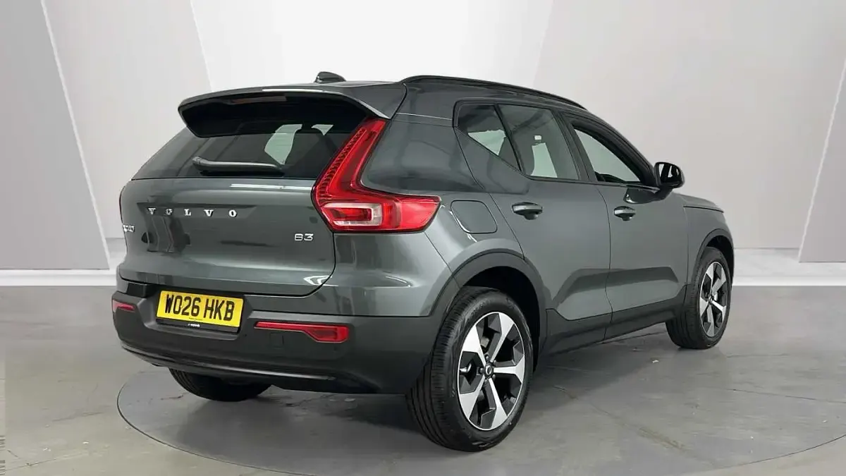 New Volvo XC40 Plus 161 HP (118 kW) 2026 White SUV