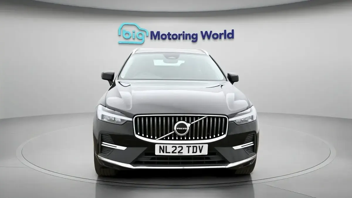 Used Volvo XC60 Inscription 250 HP (183 kW) 2022 Black SUV