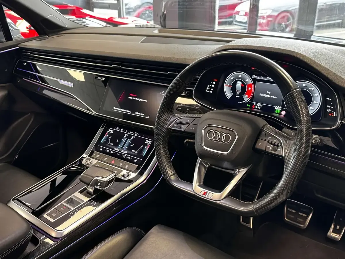 Used Audi Q7 Black Edition 286 HP (210 kW) 2021 Blue SUV