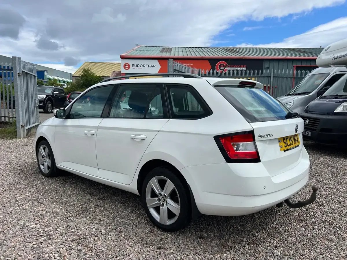 Used Skoda Fabia SE L 90 HP (66 kW) 2015 White Estate