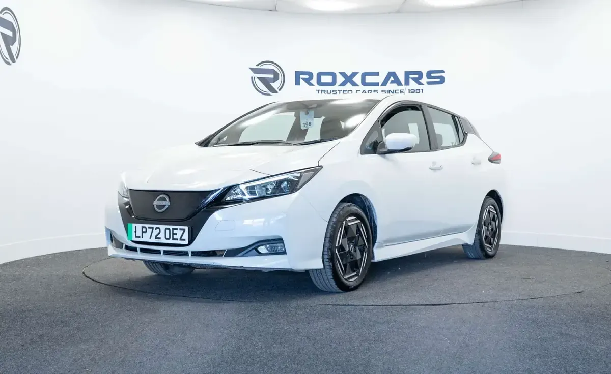 Used Nissan Leaf Acenta 110 kW (150 HP) 2022 White Hatchback