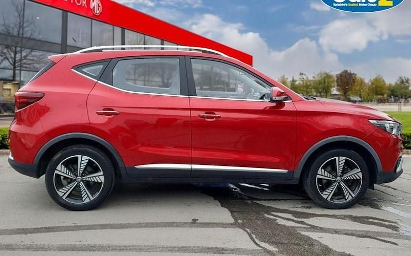 Used MG ZS Exclusive 105 kW (143 HP) 2021 Red SUV