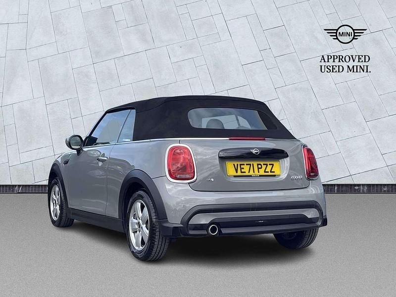Używany Mini Cooper Classic 136 KM (100 kW) 2021 Szary Hatchback