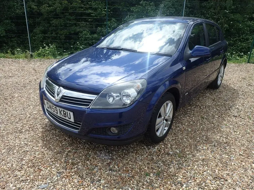 Used Vauxhall Astra 115 HP (84 kW) 2009 Blue Hatchback