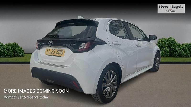 Used Toyota Yaris Hybrid 2023 White Hatchback