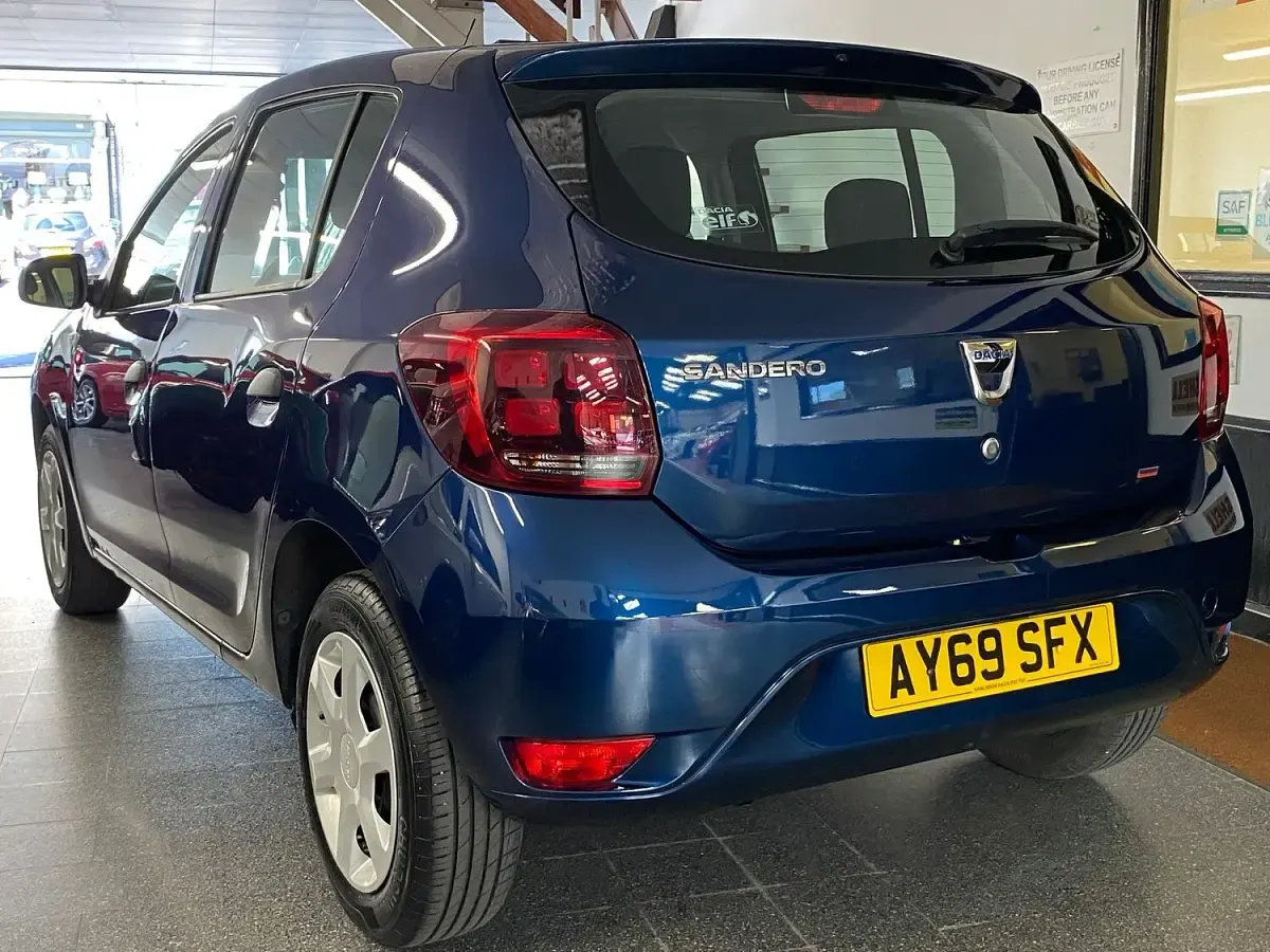 Used Dacia Sandero Essentiel 90 HP (66 kW) 2019 Blue Hatchback
