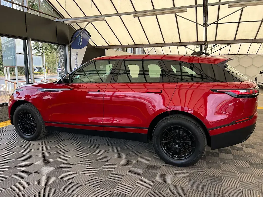 Used Land Rover Range Rover Velar 177 HP (130 kW) 2019 Red SUV