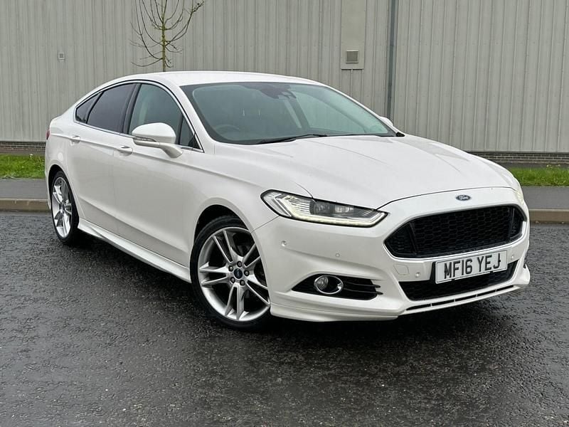 White Used 2016 Ford Mondeo Titanium Hatchback | £10,995 (Expensive) - Image 1/4