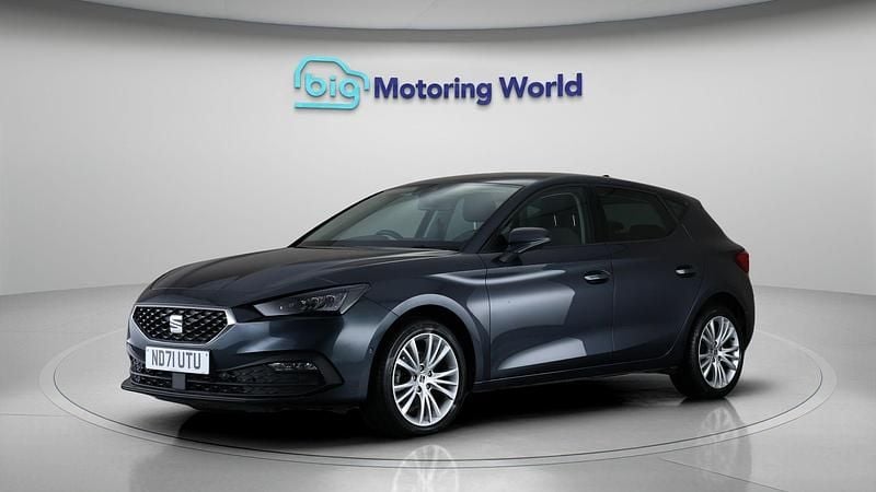 Used Seat Leon SE Dynamic 150 HP (110 kW) 2022 Grey Hatchback